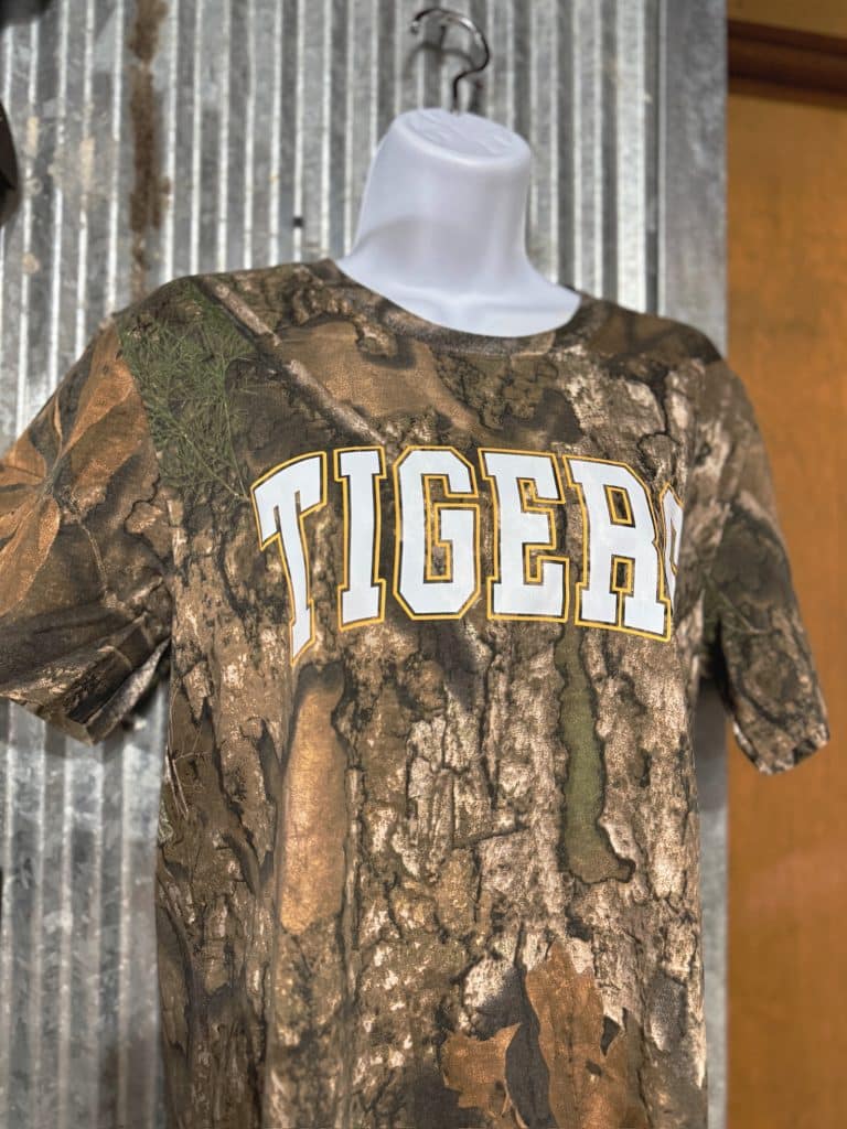 Graphic Tee Realtree Camo Tigers - Be Made