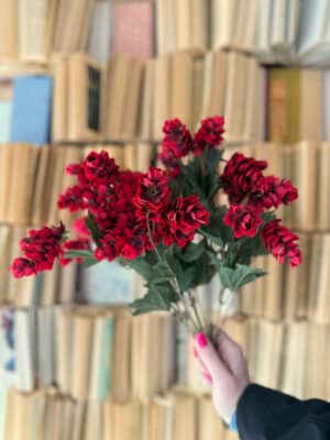 Faux red hops stem bundle featuring rich red clusters and realistic greenery for seasonal styling.