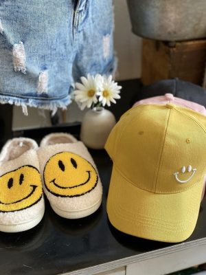 Be Made Hays, Ks Slippers House Smiley Face Yellow & White