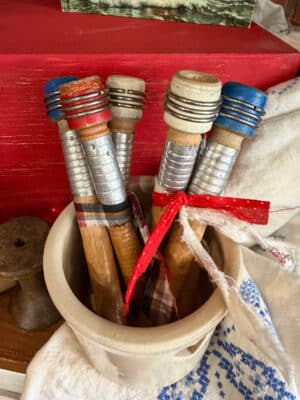 Americana USA Wooden Quill Spool Set